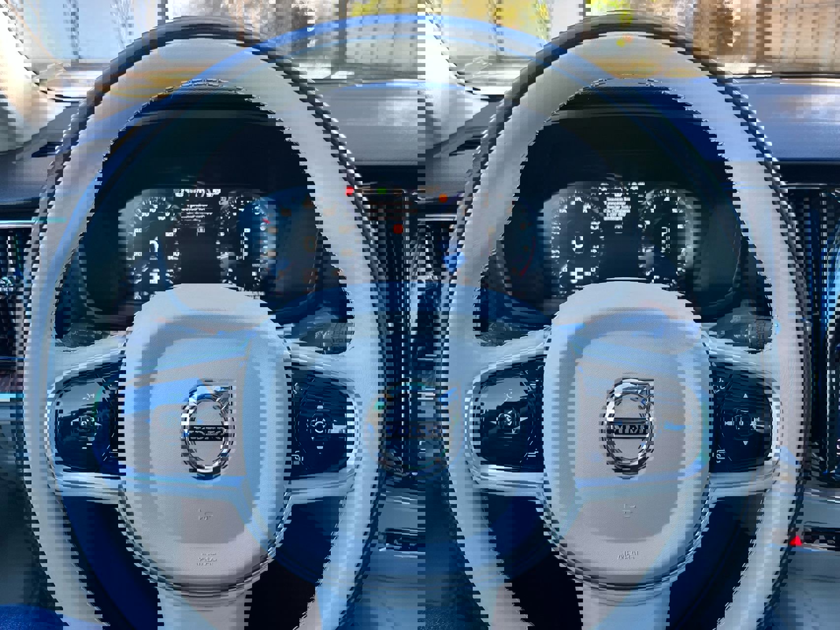 Used 2020 Volvo S60 T5 Momentum w/ Protection Package image 24