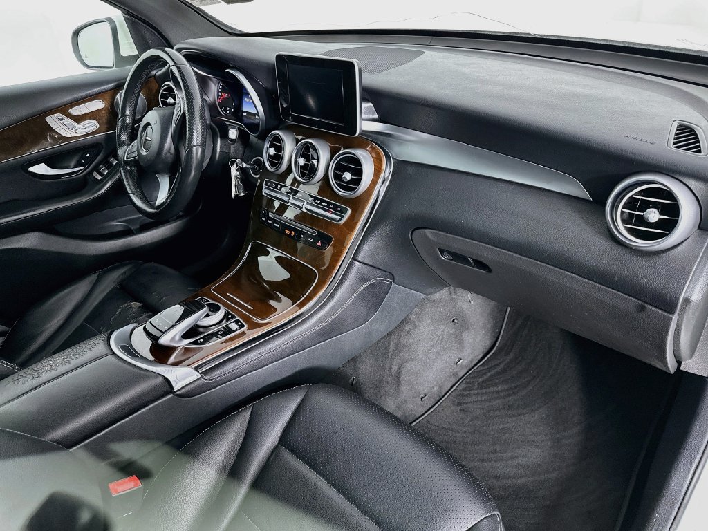 Used 2017 Mercedes-Benz GLC 300 image 29