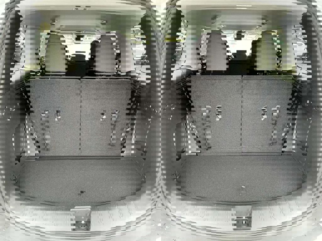 New 2026 Hyundai Santa Fe SE image 8