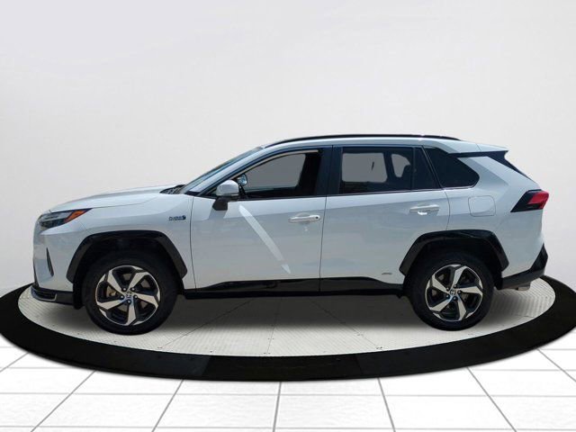 Used 2023 Toyota RAV4 SE w/ Weather & Moonroof Package image 6