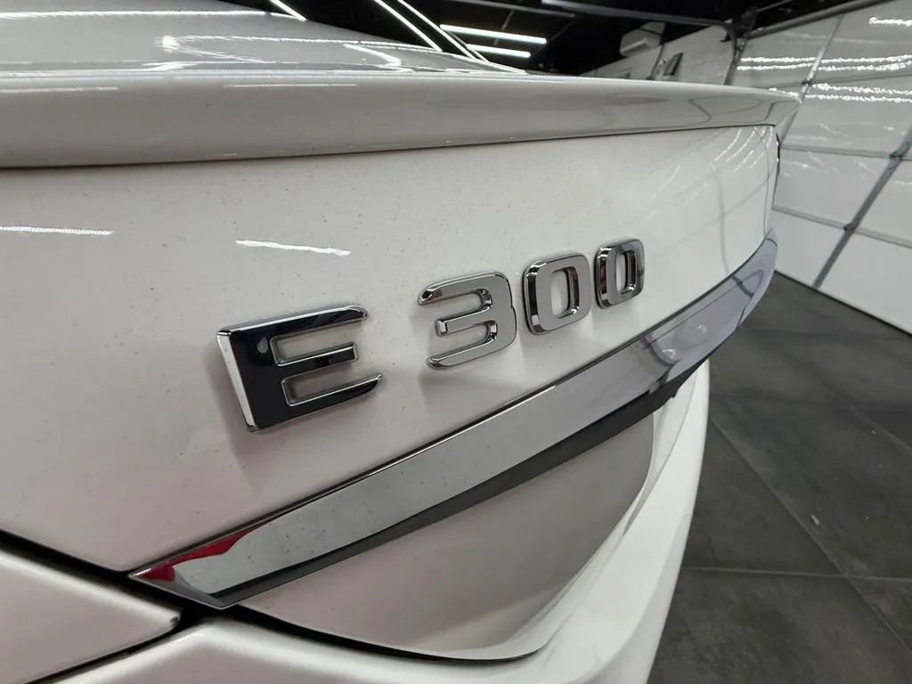 Used 2018 Mercedes-Benz E 300 4MATIC w/ Premium 1 Package image 25