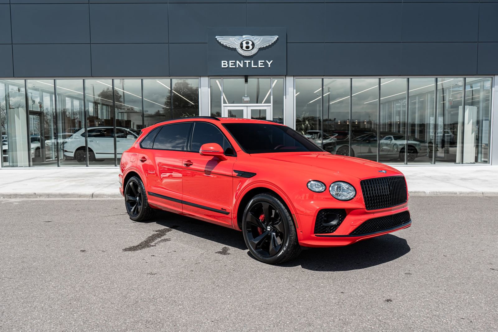 Used 2023 Bentley Bentayga Extended Wheelbase AWD/4WD image 18