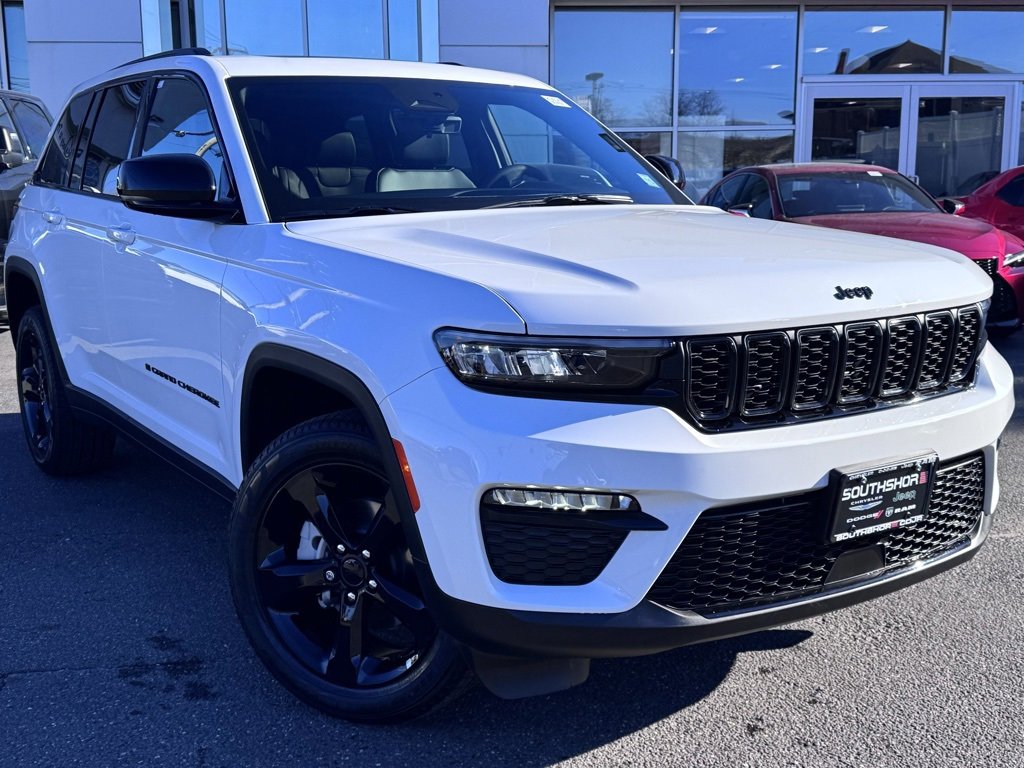 New 2025 Jeep Grand Cherokee Limited w/ Black Appearance Package