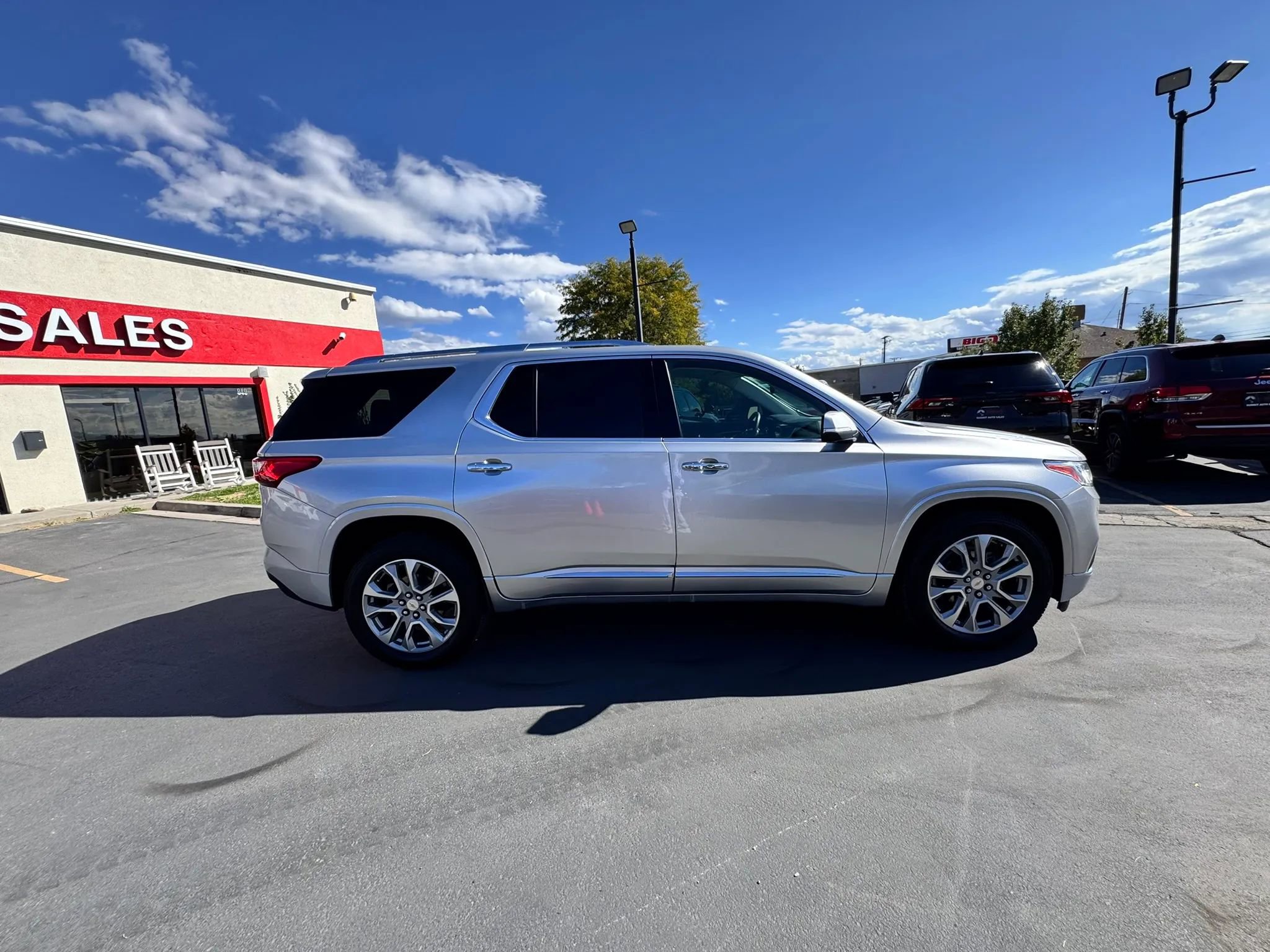 Used 2021 Chevrolet Traverse Premier AWD/4WD image 3