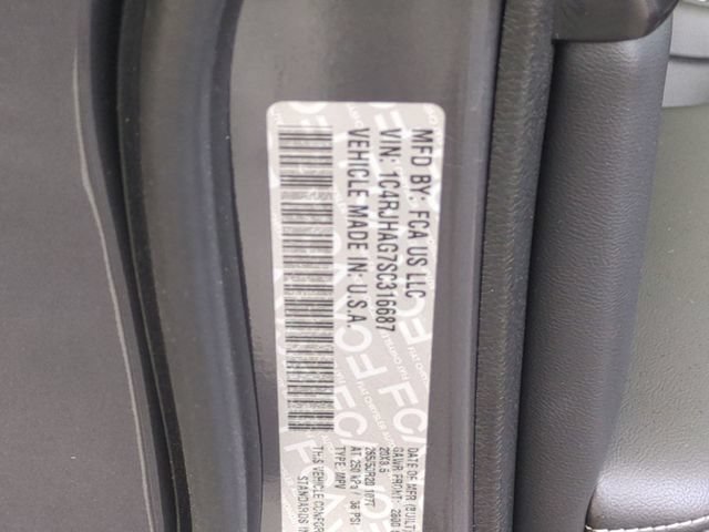 Certified 2025 Jeep Grand Cherokee Altitude AWD/4WD image 39