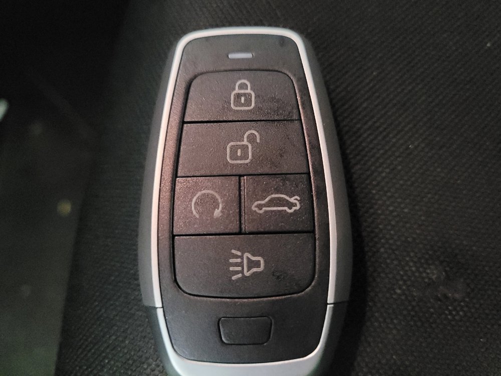 Used 2020 Jeep Renegade Altitude FWD image 32