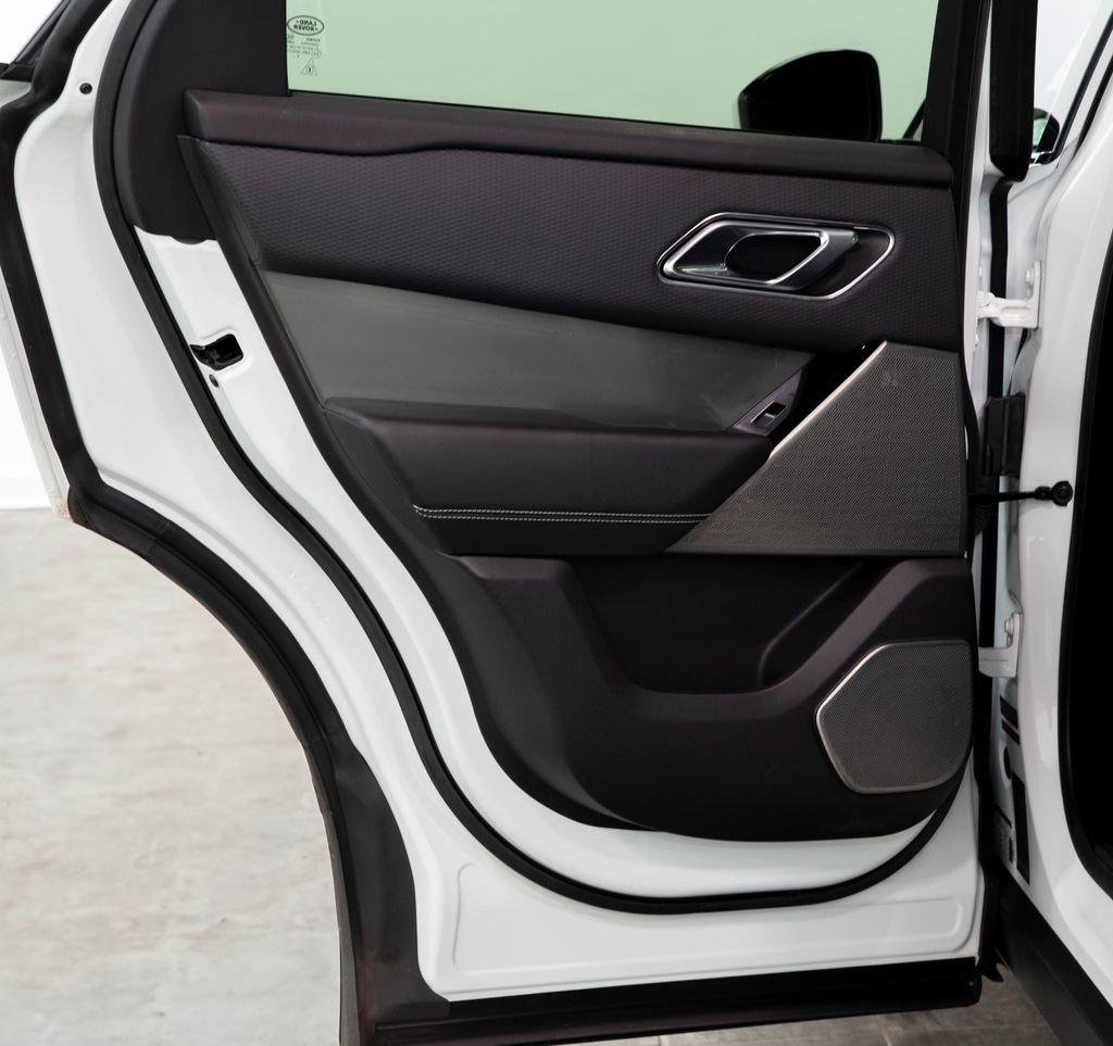 Used 2018 Land Rover Range Rover Velar S image 11