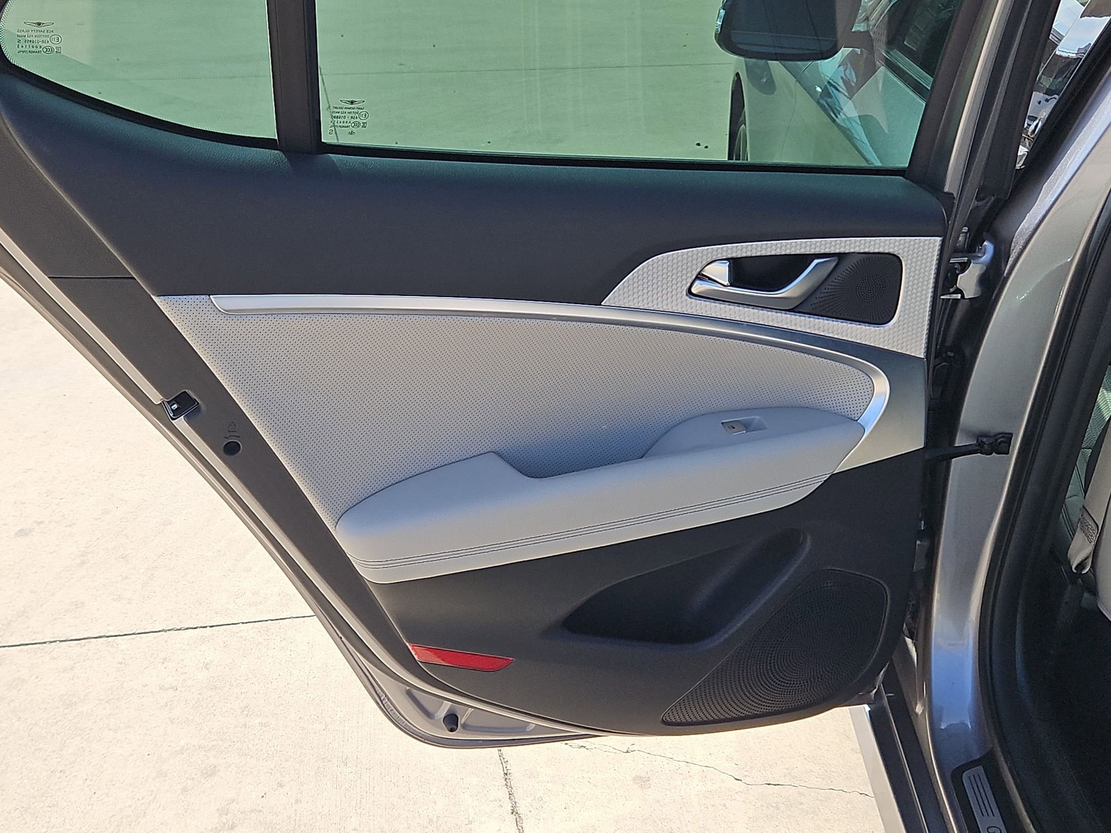 Used 2022 Genesis G70 3.3T w/ Sport Advanced Package image 16