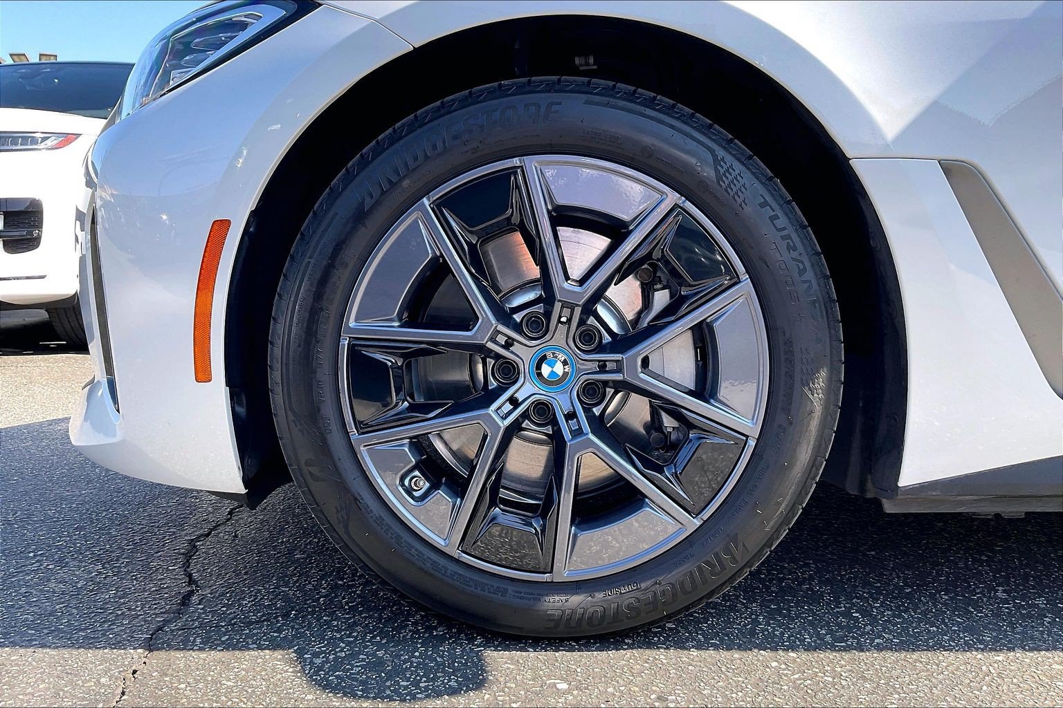 Used 2023 BMW i4 eDrive35 w/ Premium Package RWD image 10