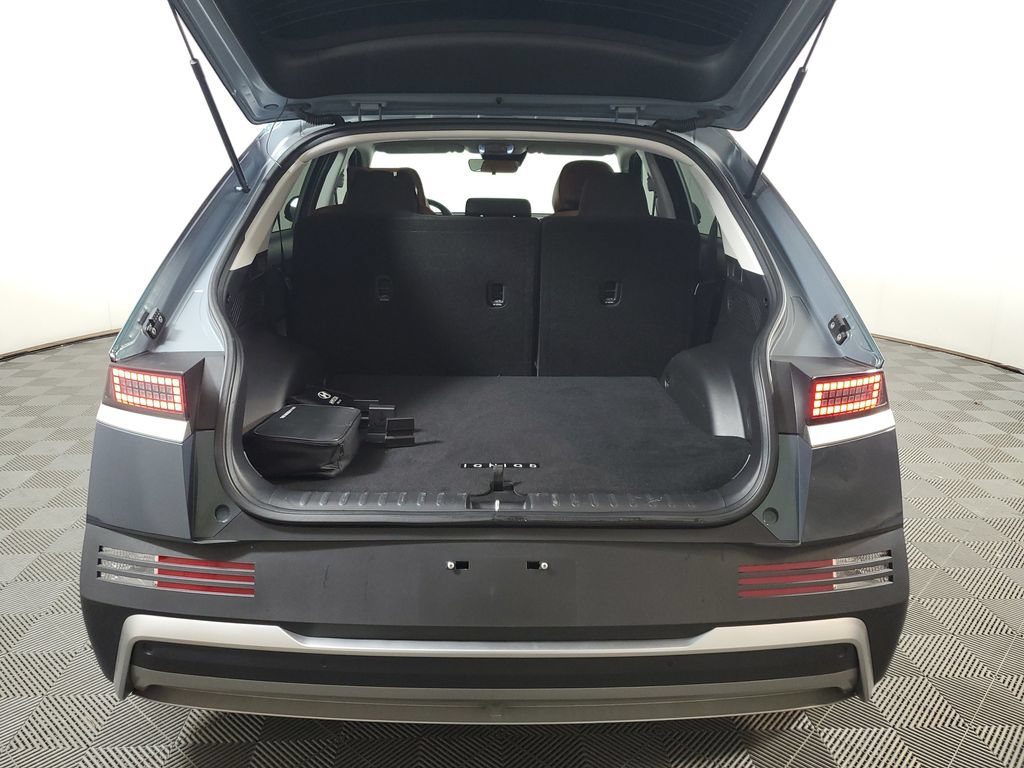 Used 2025 Hyundai Ioniq 5 SE RWD image 8
