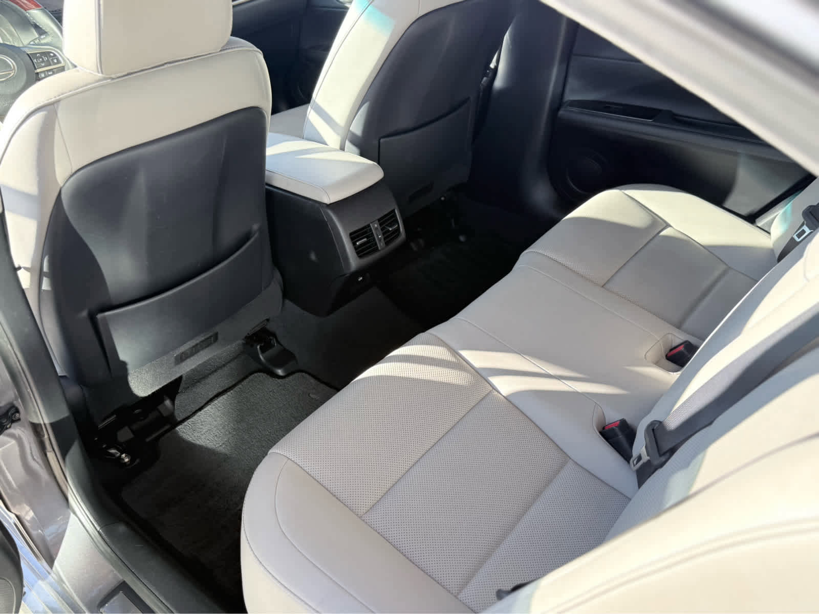 Used 2016 Lexus ES 350 w/ Navigation System Package image 31