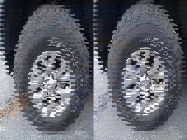 Used 2016 Toyota Tacoma SR5 w/ SR5 Appearance Package (SN) image 22