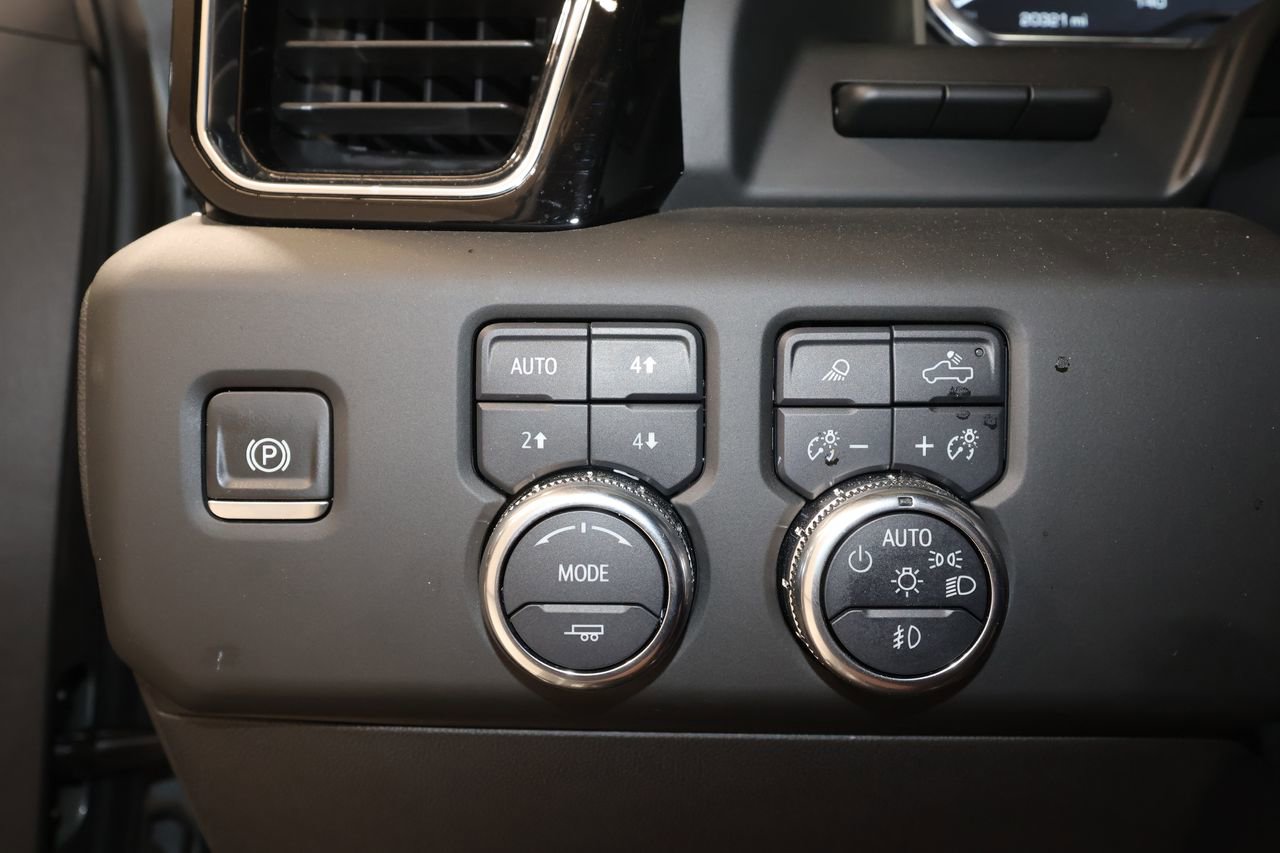 Certified 2024 GMC Sierra 1500 Denali w/ Denali Reserve Package AWD/4WD image 11