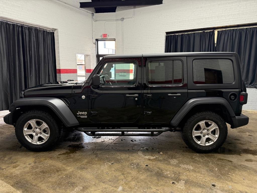 Used 2018 Jeep Wrangler Unlimited Sport S image 3