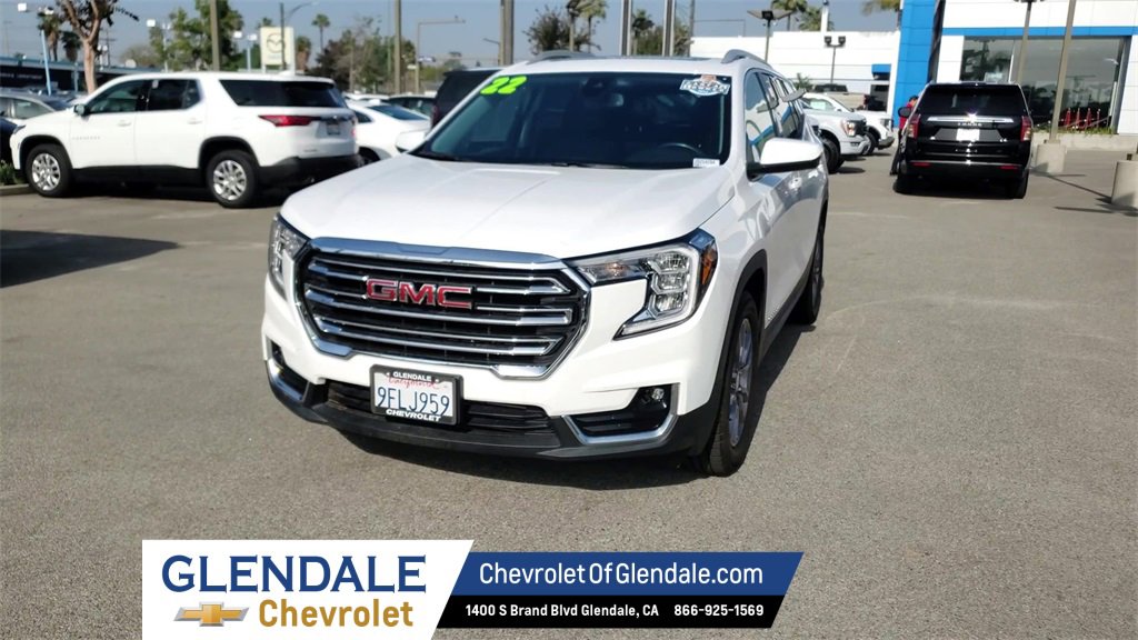 Used 2022 GMC Terrain SLT image 2