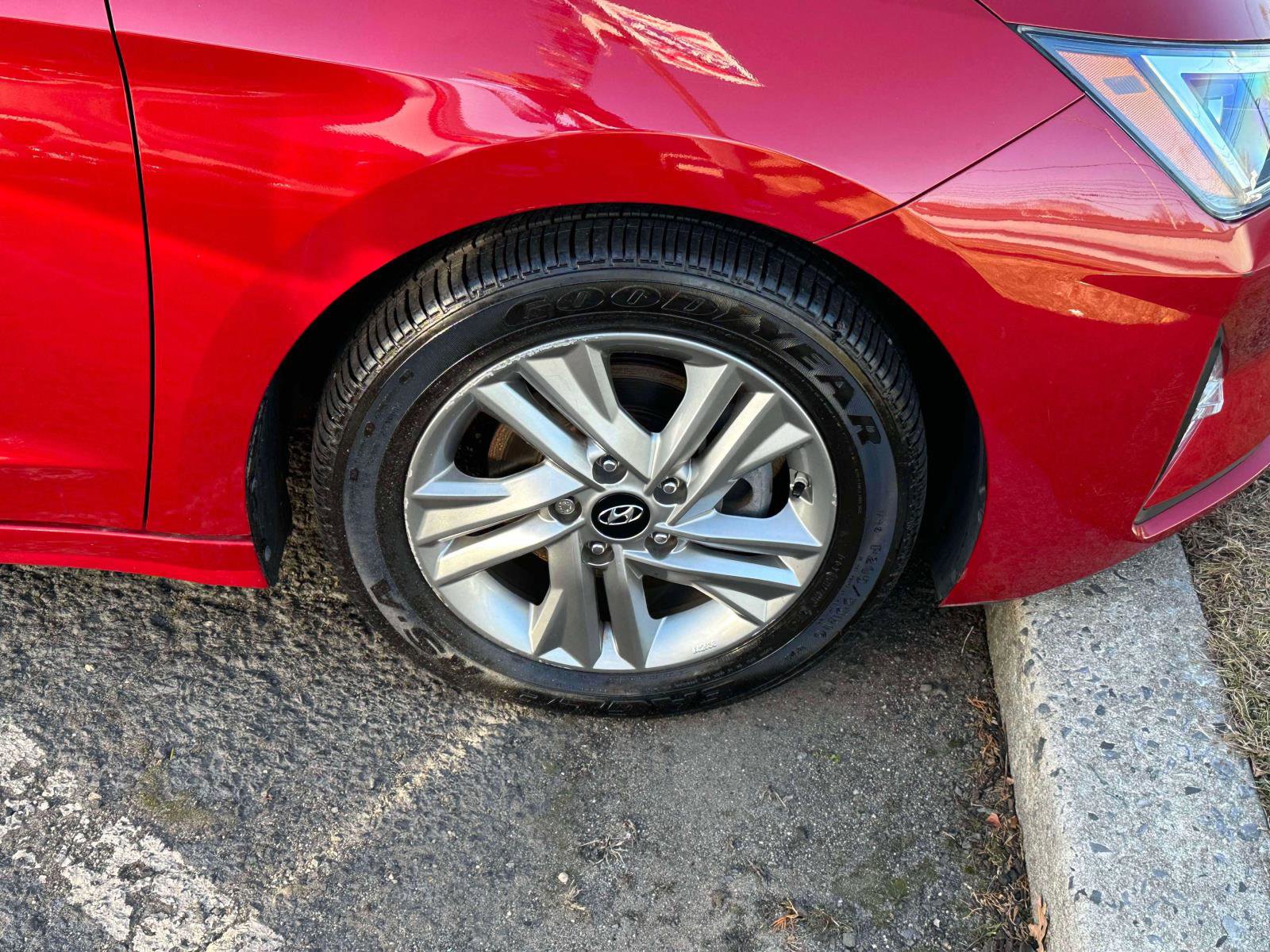 Used 2020 Hyundai Elantra SEL image 6