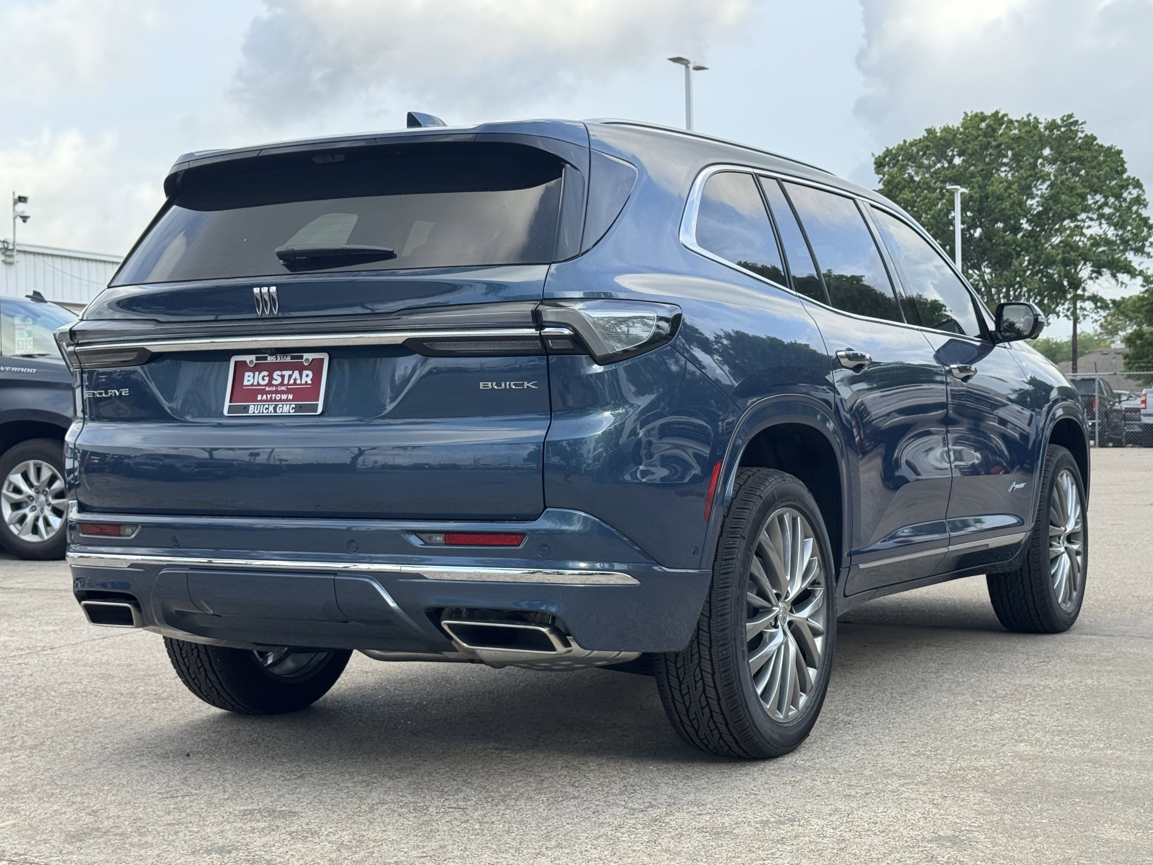 New 2026 Buick Enclave Avenir image 8