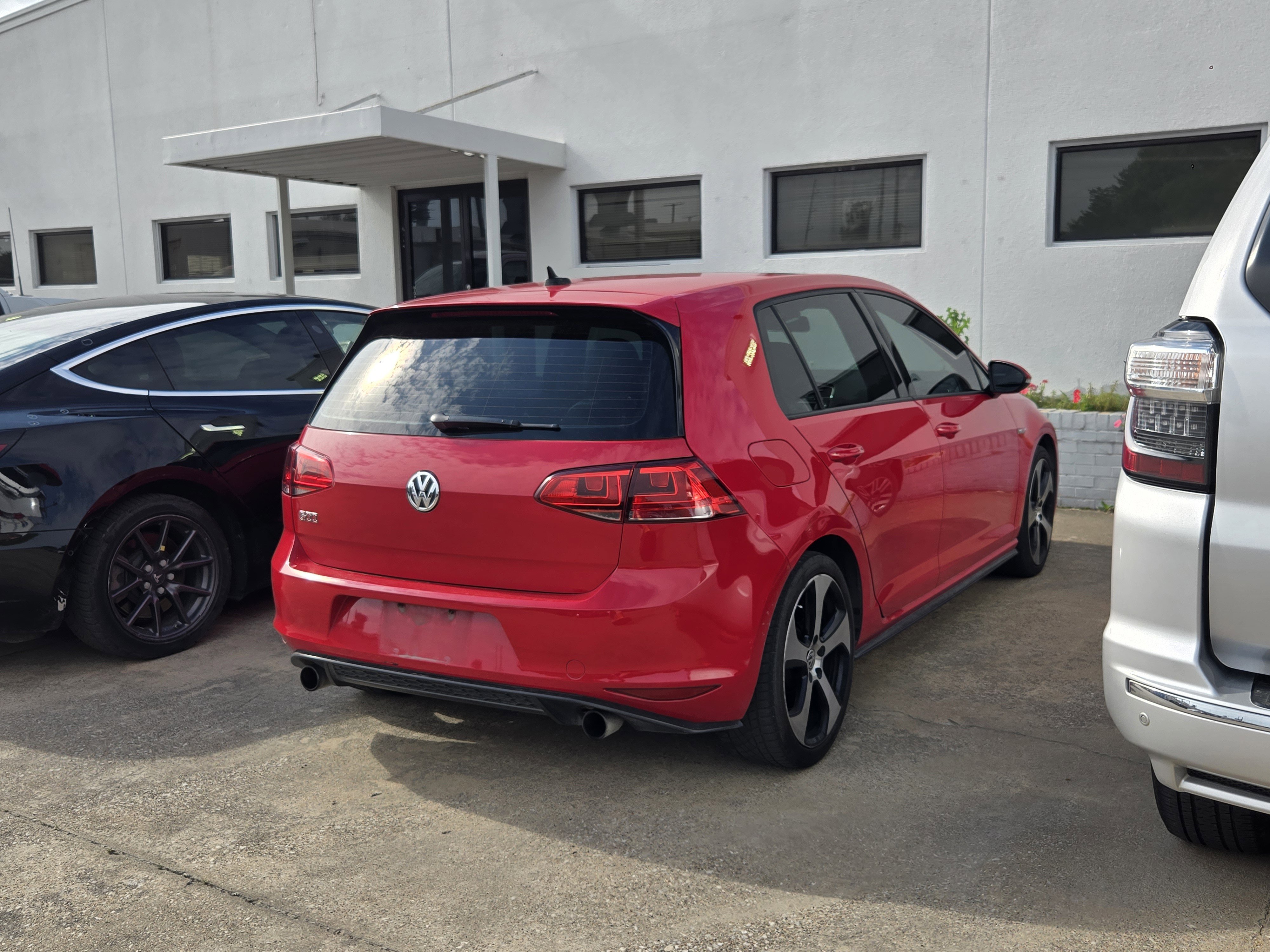 Used 2016 Volkswagen GTI Autobahn w/ Lighting Package (SEL) FWD image 6
