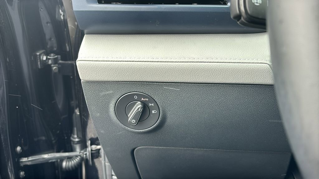 Used 2024 Volkswagen Taos SE image 15