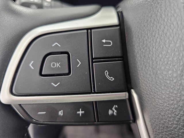 Used 2024 Toyota Highlander Limited image 12