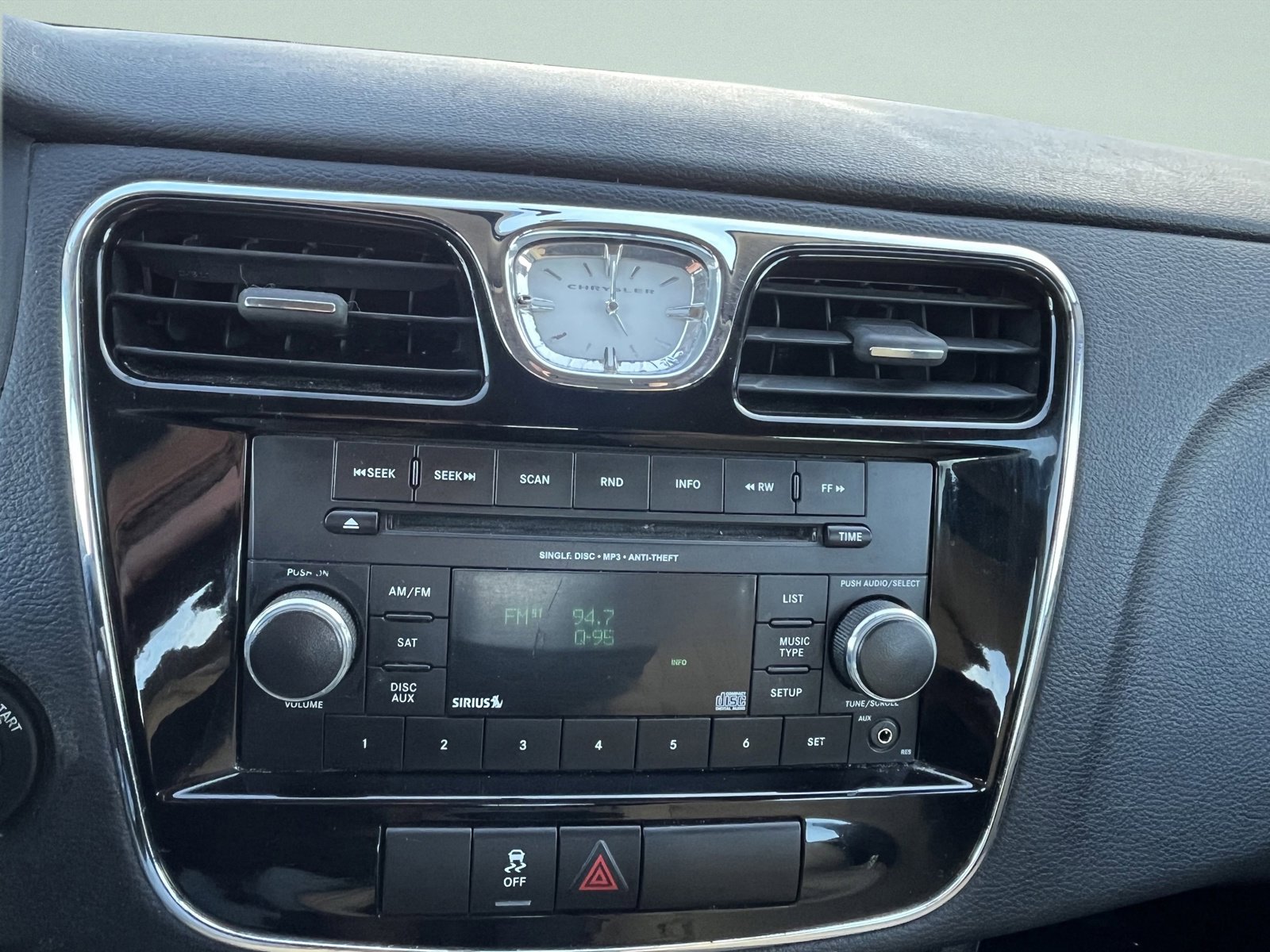 Used 2014 Chrysler 200 Touring image 11