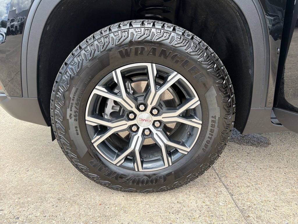Certified 2024 GMC Acadia AT4 w/ Luxury Package AWD/4WD image 43