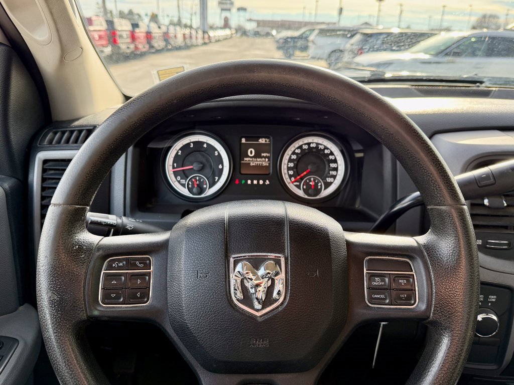 Used 2014 RAM 2500 Tradesman w/ Chrome Appearance Group image 13