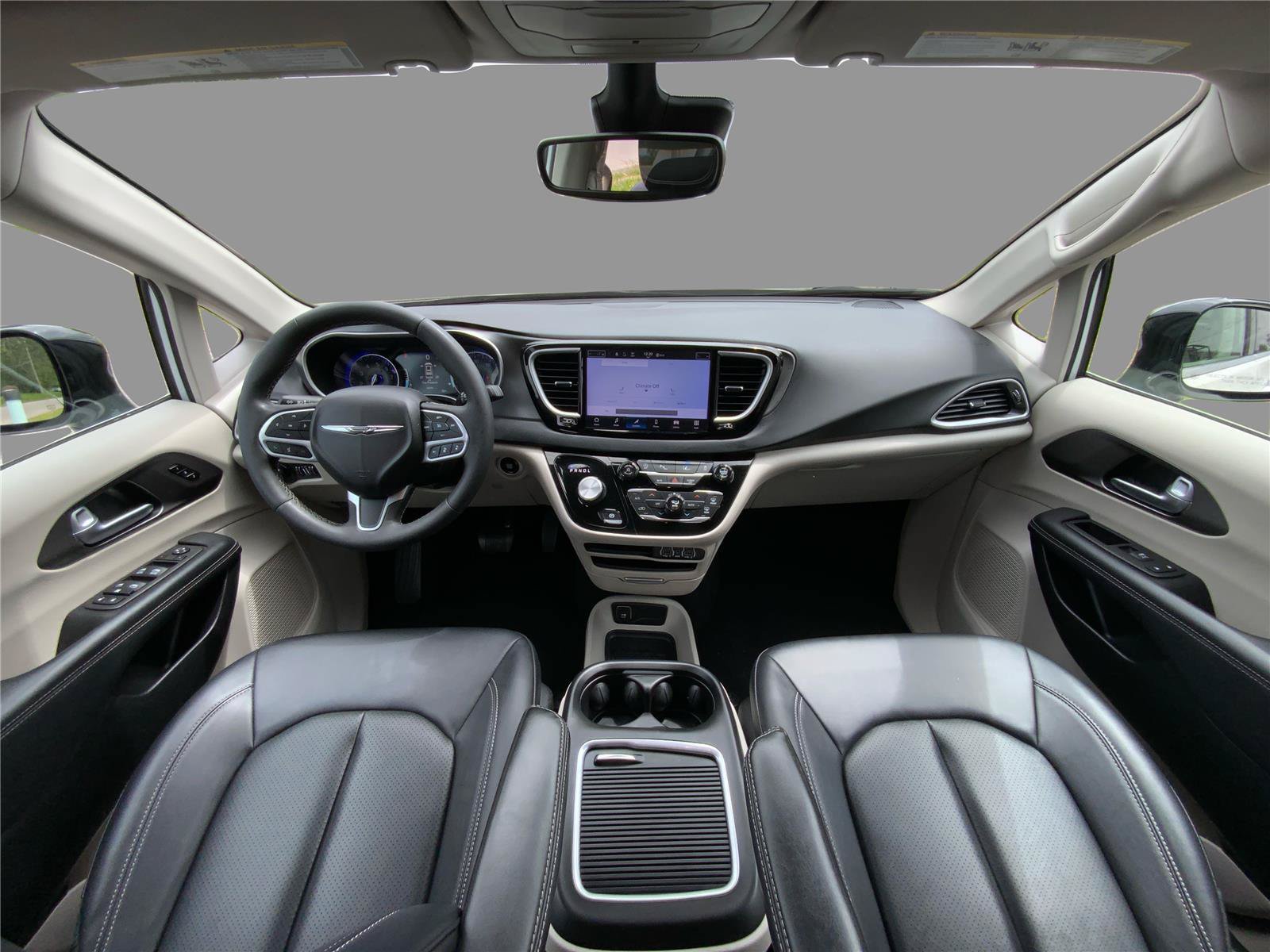 Used 2024 Chrysler Pacifica Touring-L FWD image 22