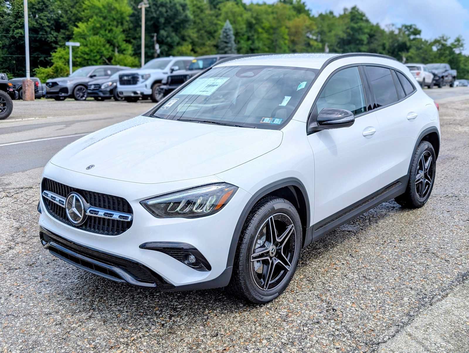 New 2026 Mercedes-Benz GLA 250 4MATIC image 1