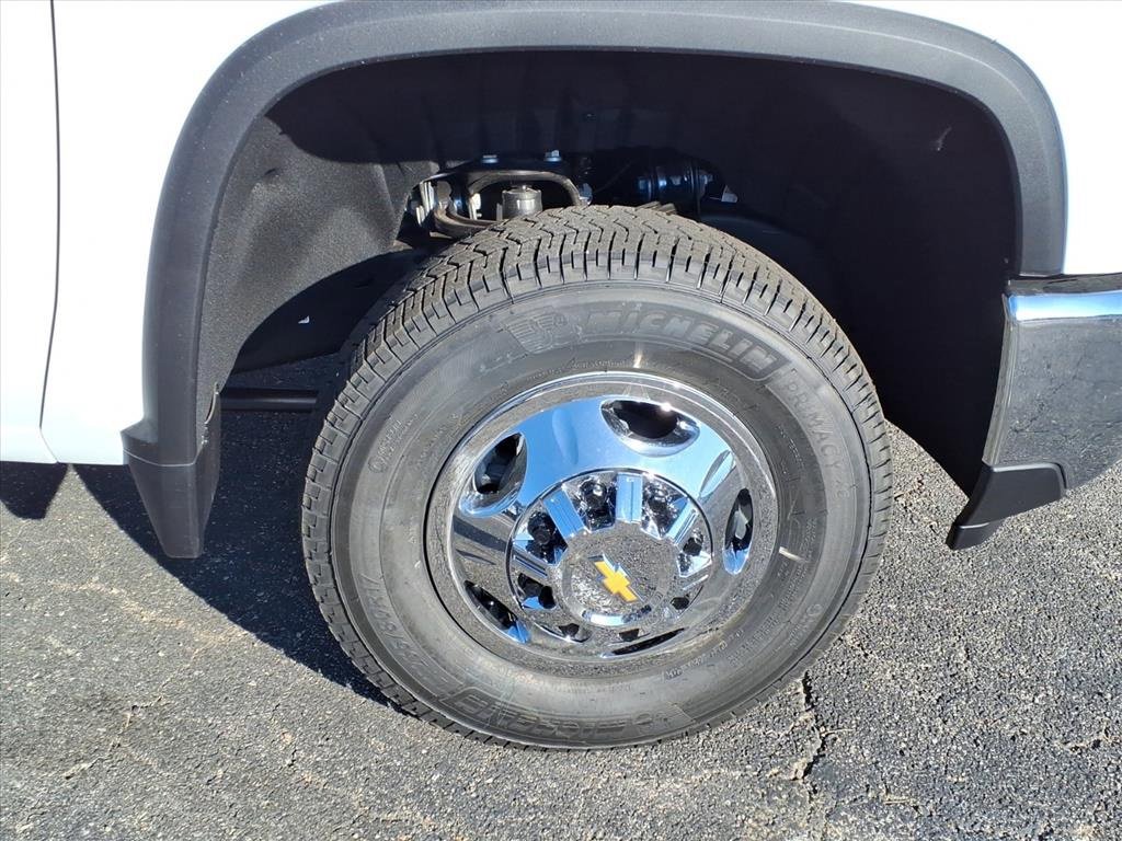 New 2026 Chevrolet Silverado 3500 LT image 6