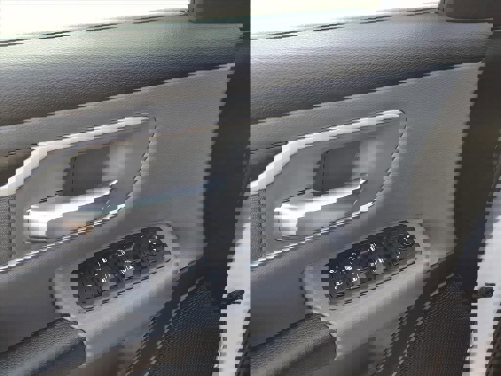 Used 2021 RAM 1500 Big Horn image 16