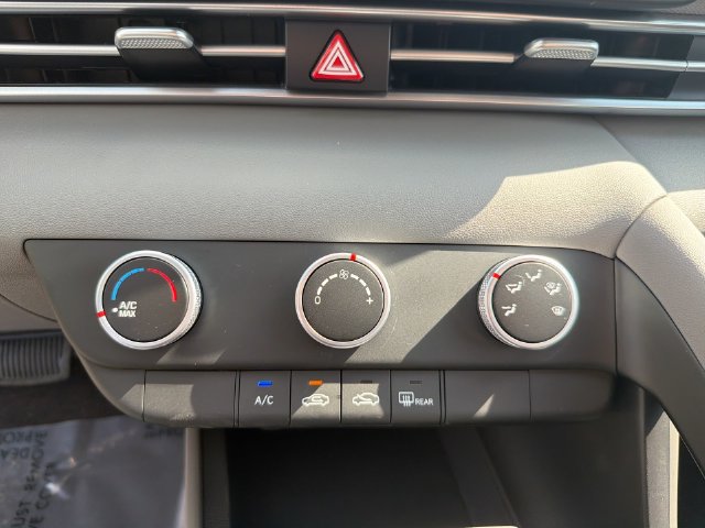 New 2026 Hyundai Elantra SE FWD image 15