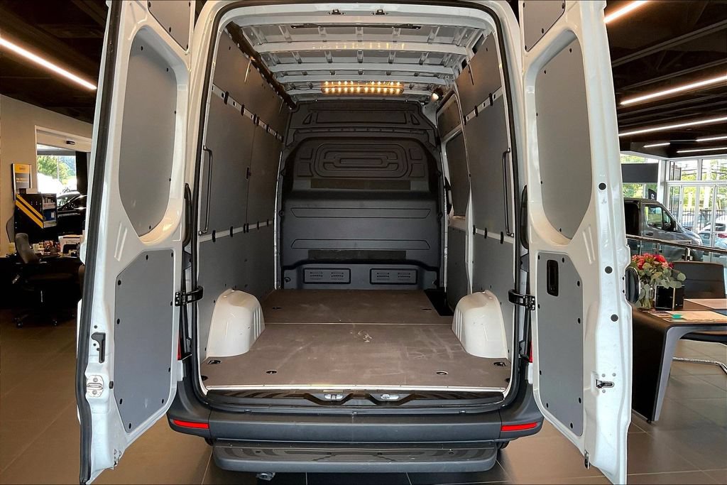 Used 2026 Mercedes-Benz Sprinter 2500 image 5