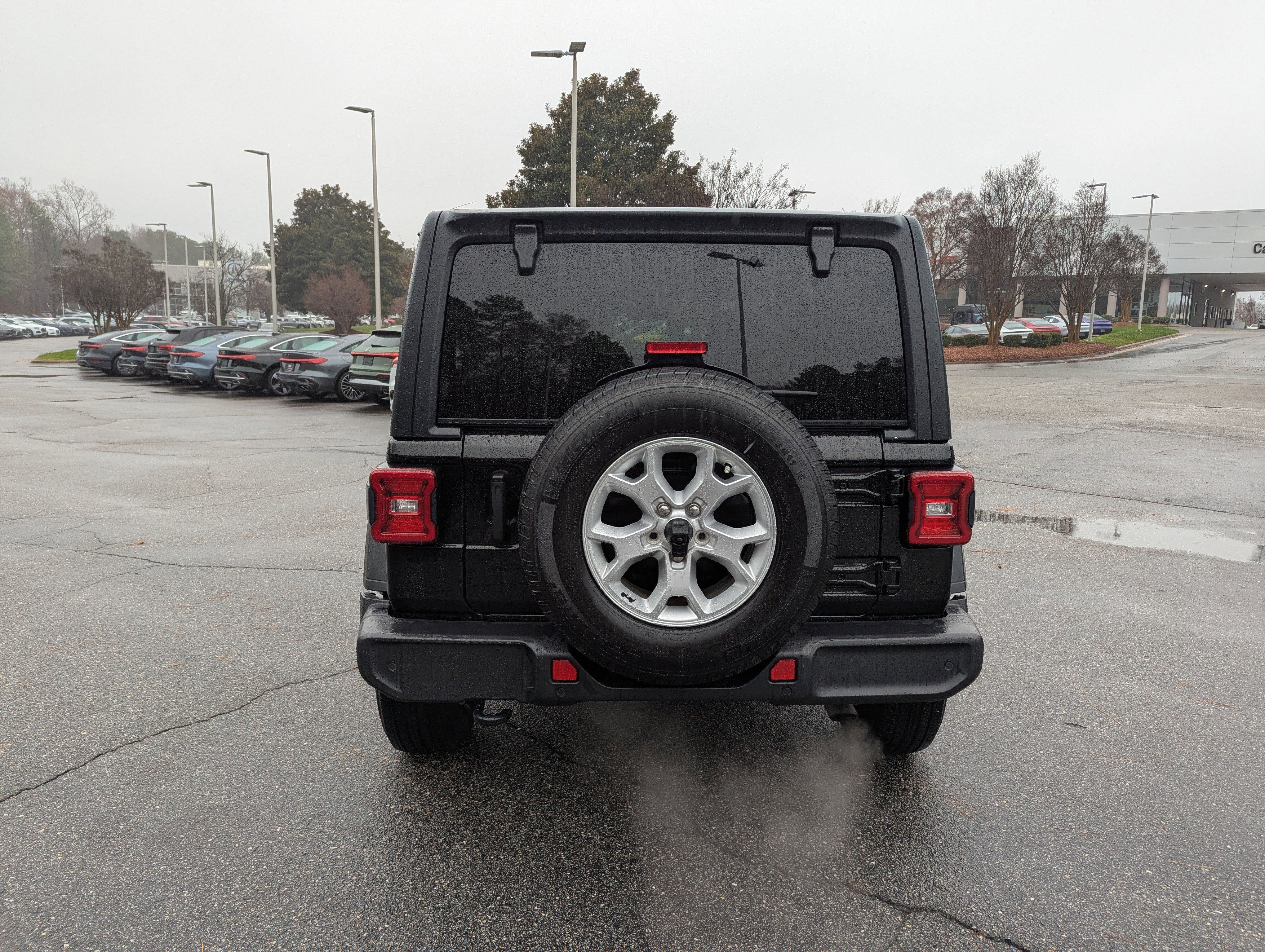 Used 2021 Jeep Wrangler Islander image 6