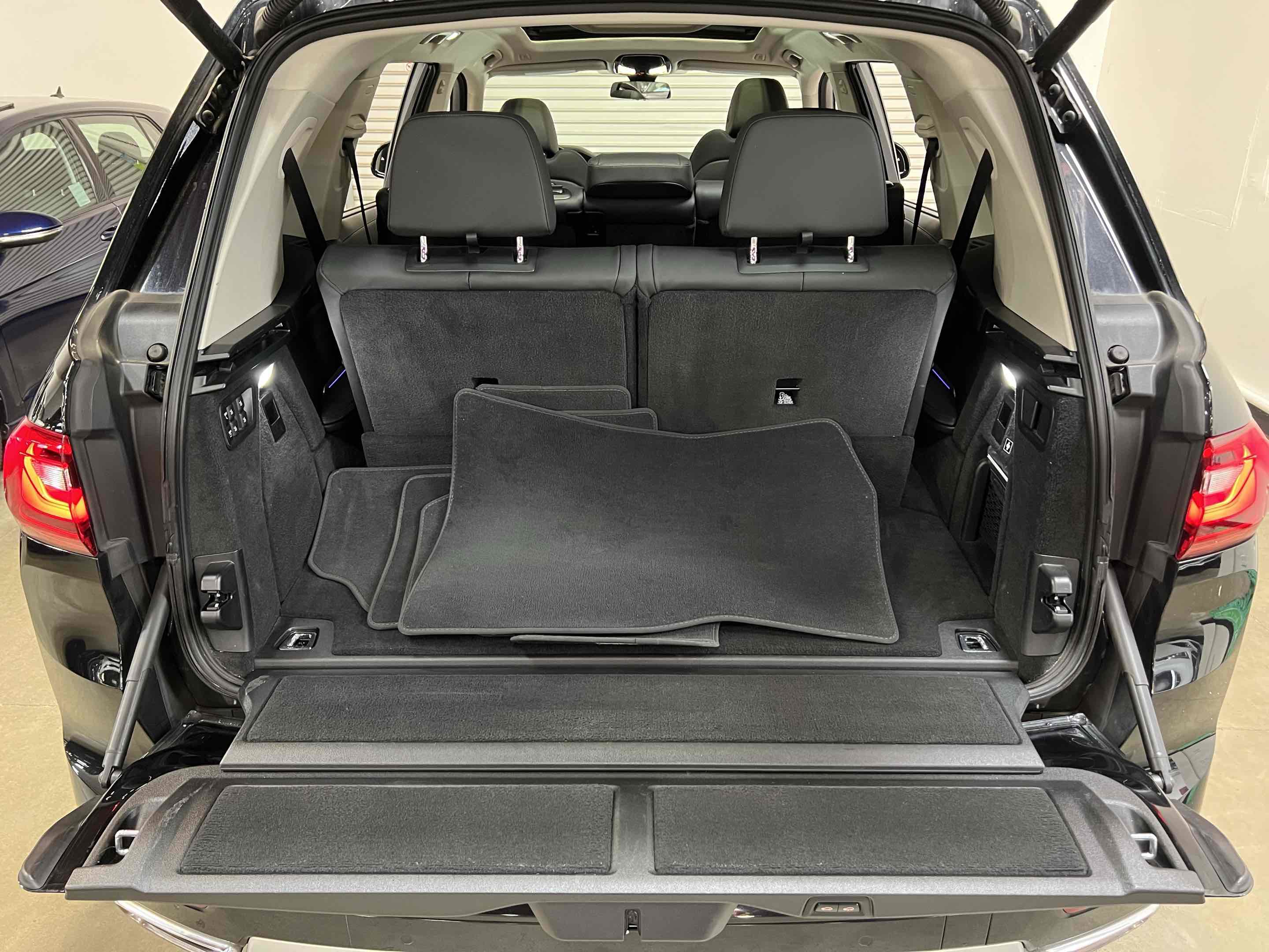 Used 2022 BMW X7 xDrive40i w/ Premium Package AWD/4WD image 86