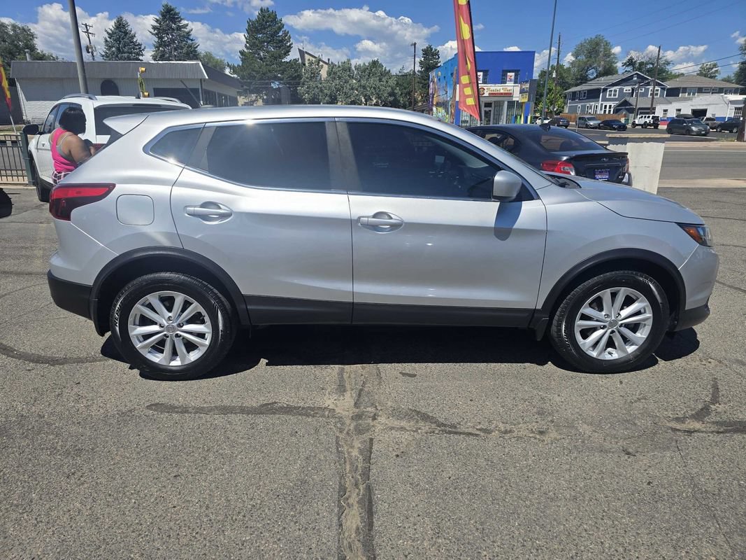 Used 2017 Nissan Rogue Sport S w/ S Appearance Package AWD/4WD image 8