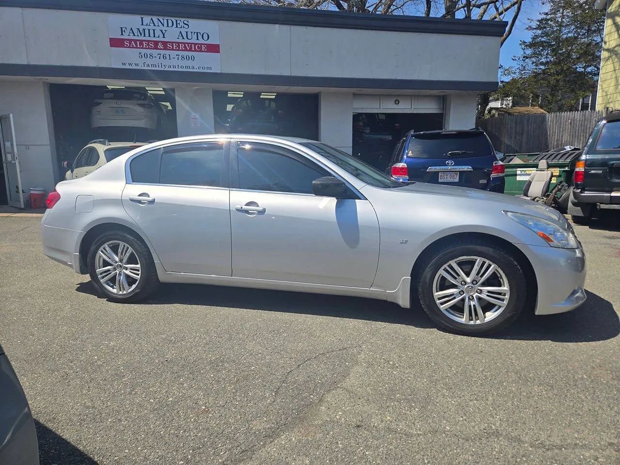 Used 2013 INFINITI G37 x Sedan w/ Premium Pkg AWD/4WD image 3