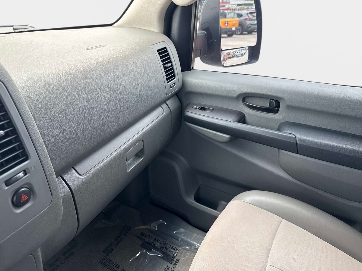 Used 2015 Nissan NV 3500 SV w/ Technology Package RWD image 22