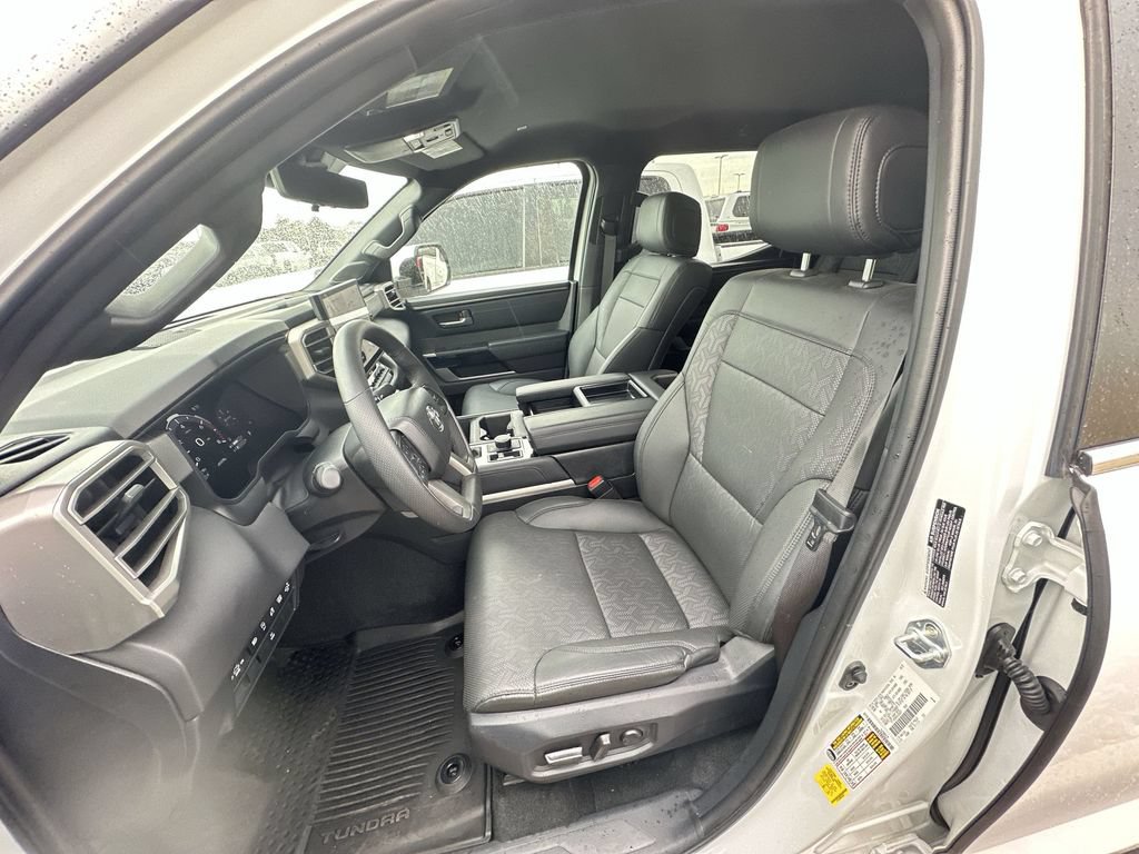 Used 2025 Toyota Tundra Limited AWD/4WD image 20
