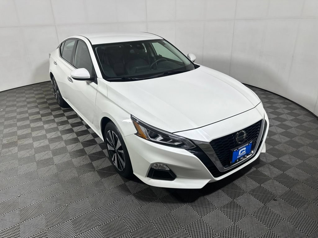Used 2022 Nissan Altima 2.5 SV