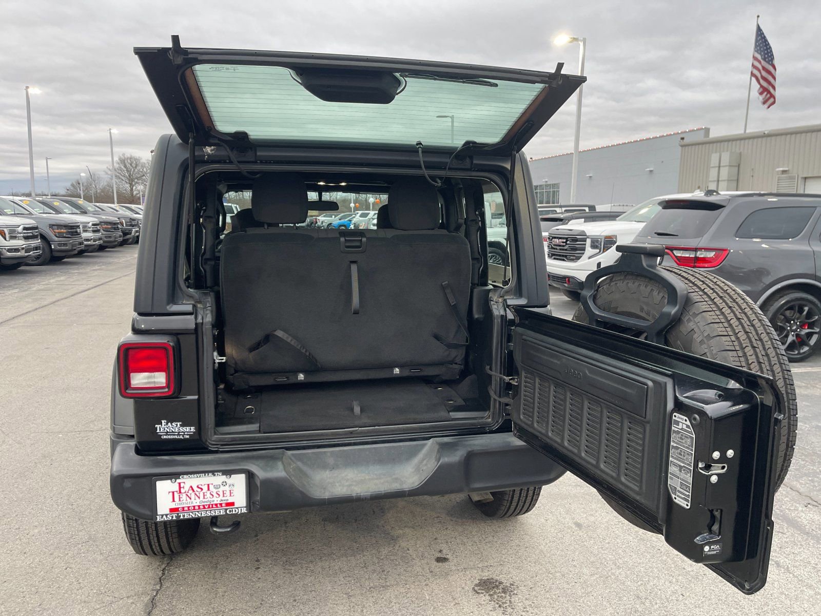 Used 2021 Jeep Wrangler Sport image 17