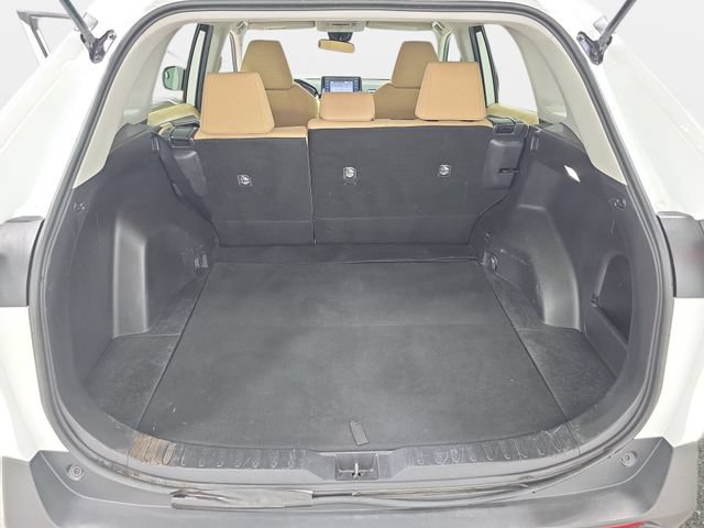 Used 2022 Toyota RAV4 LE AWD/4WD image 34