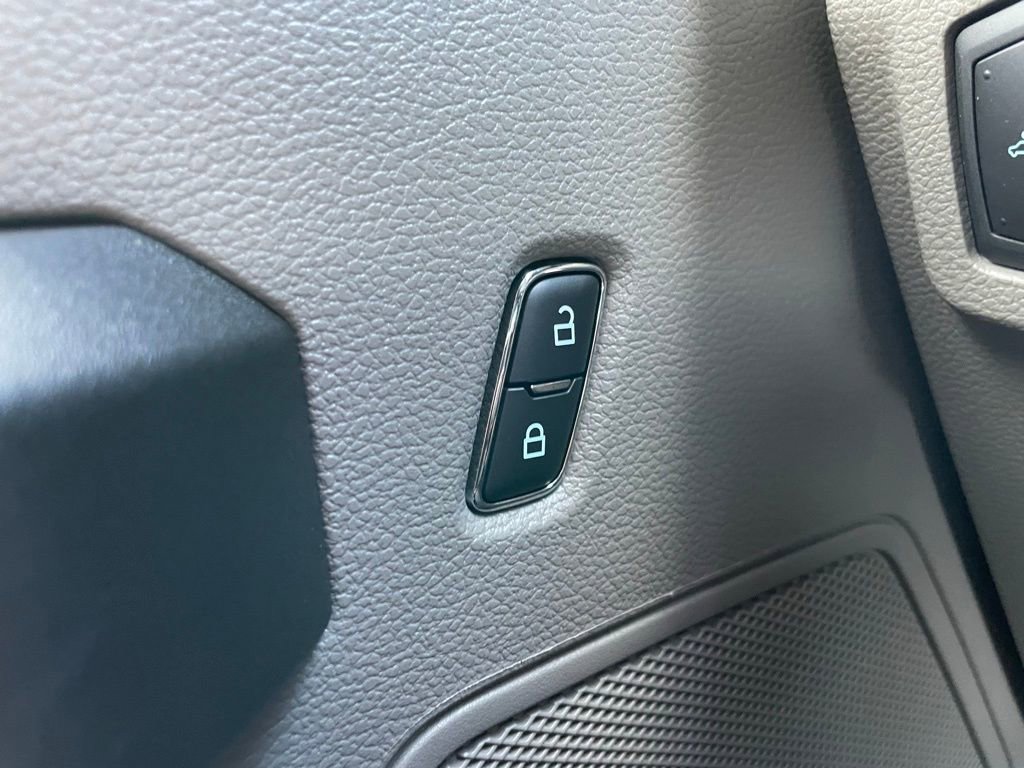 Used 2021 Ford F250 XL w/ Power Equipment Group AWD/4WD image 25