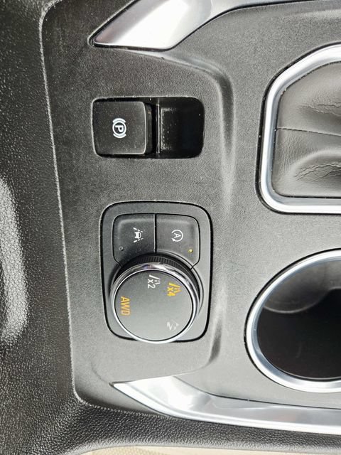 Certified 2022 Chevrolet Traverse LS AWD/4WD image 27