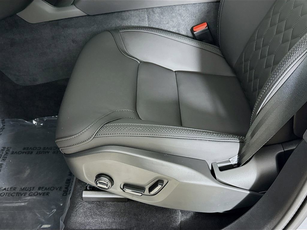 New 2026 Volvo XC90 B6 Plus w/ Protection Package image 19