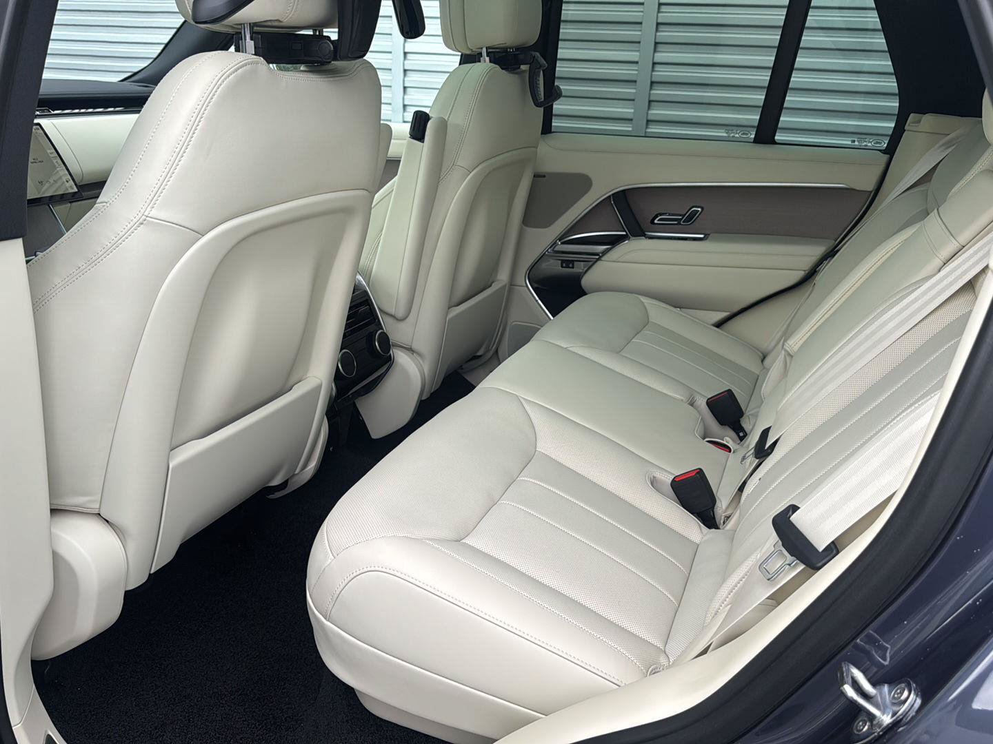 New 2026 Land Rover Range Rover SE AWD/4WD image 27