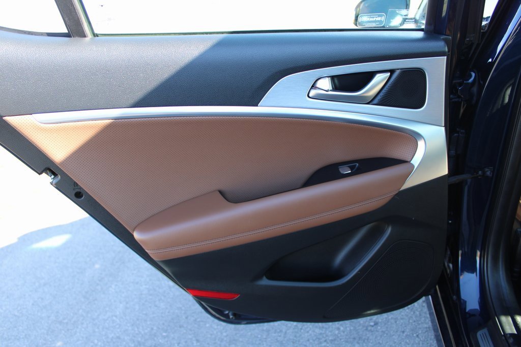 Used 2021 Genesis G70 3.3T image 33