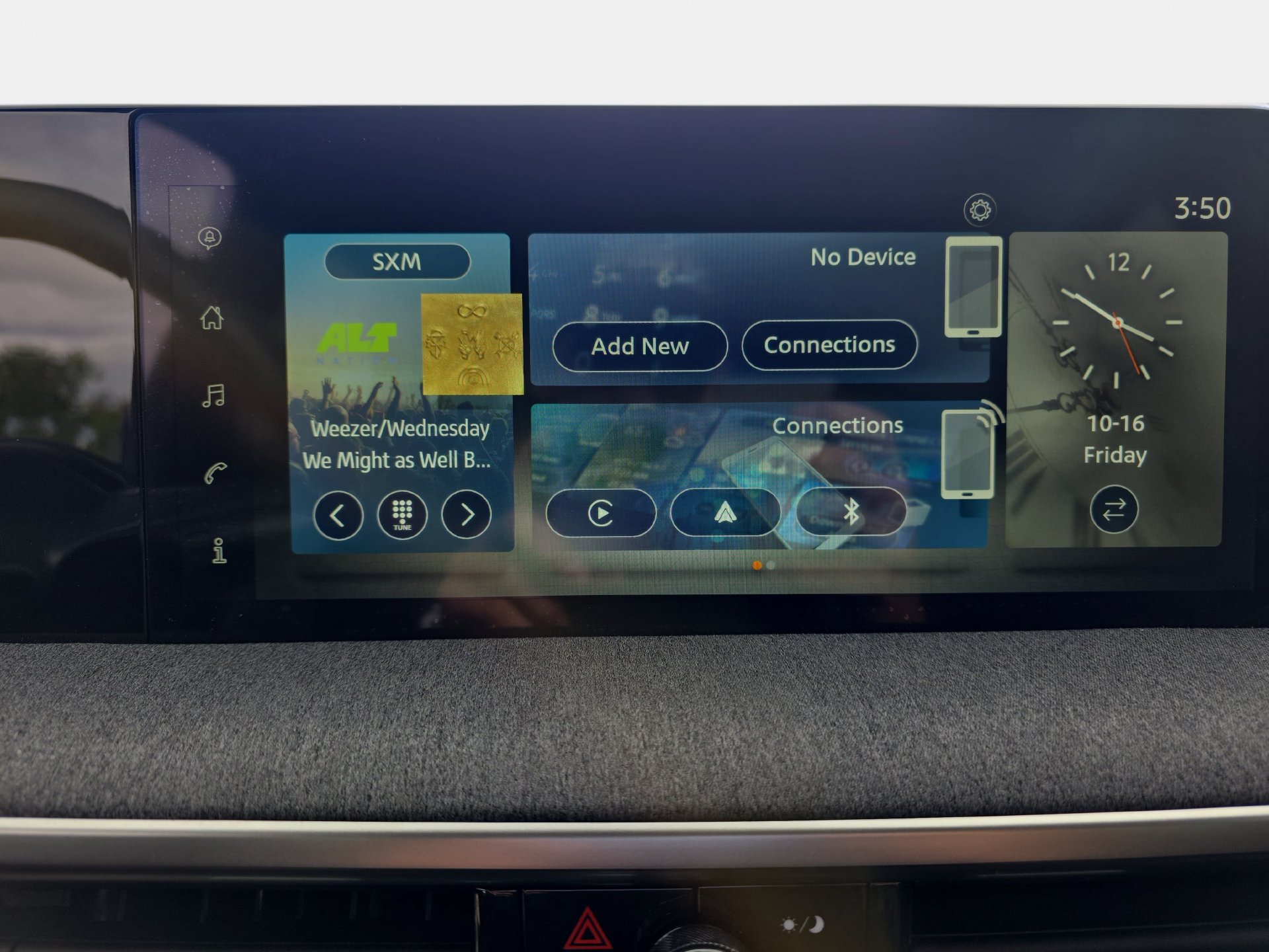 Certified 2025 Nissan Kicks SV FWD image 20