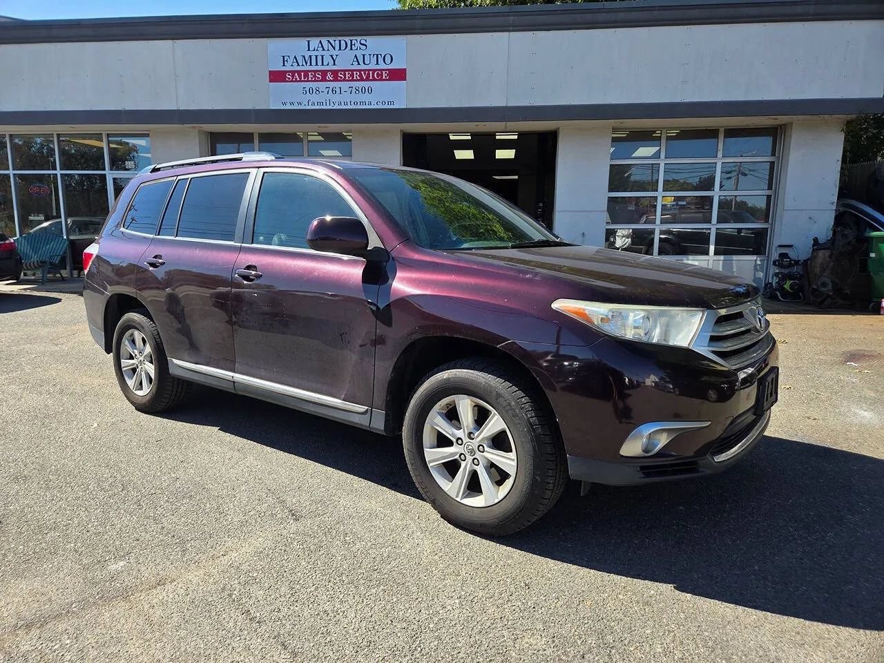Used 2012 Toyota Highlander SE w/ Tow Pkg