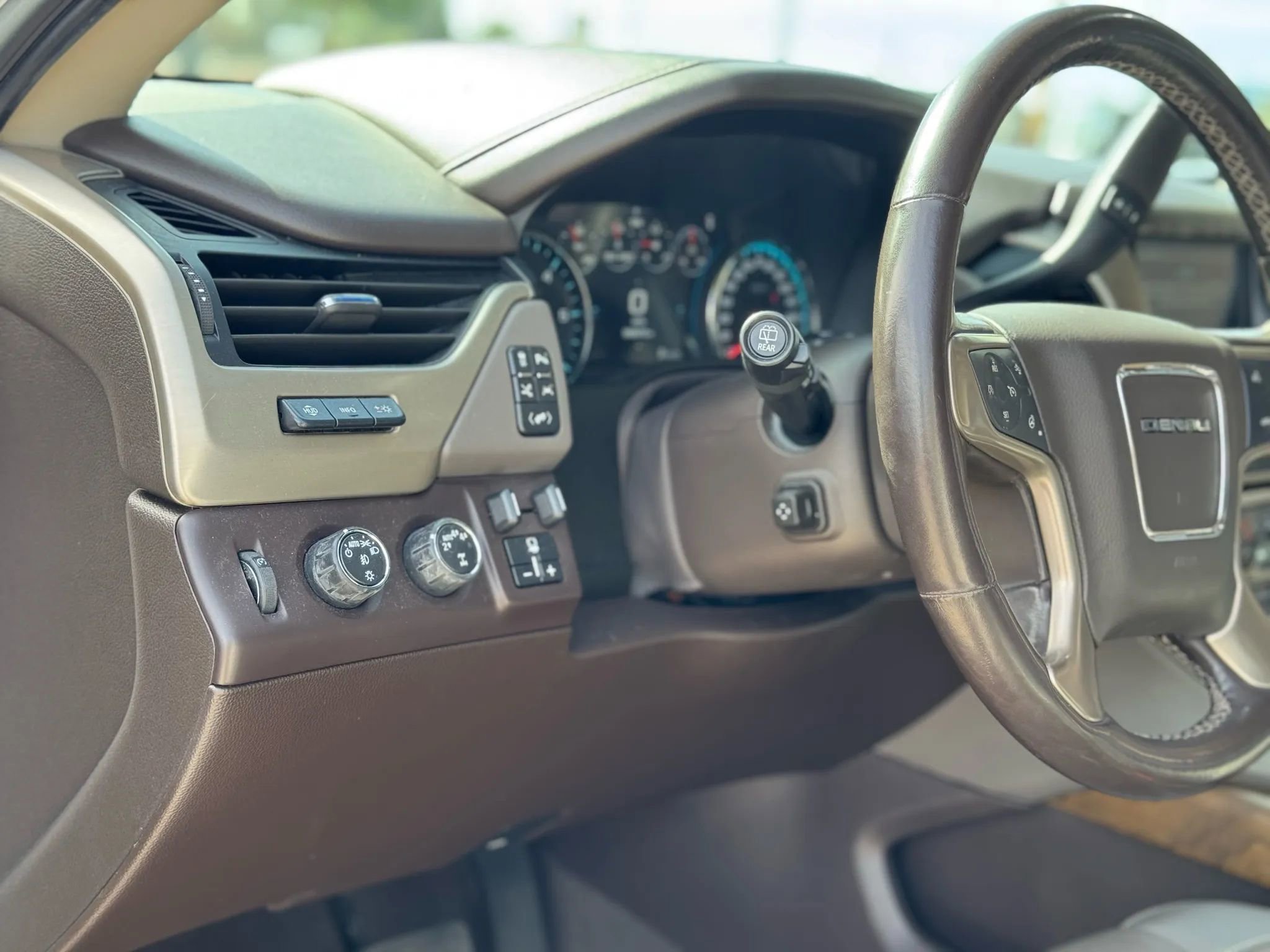 Used 2019 GMC Yukon XL Denali w/ Denali Ultimate Package image 20